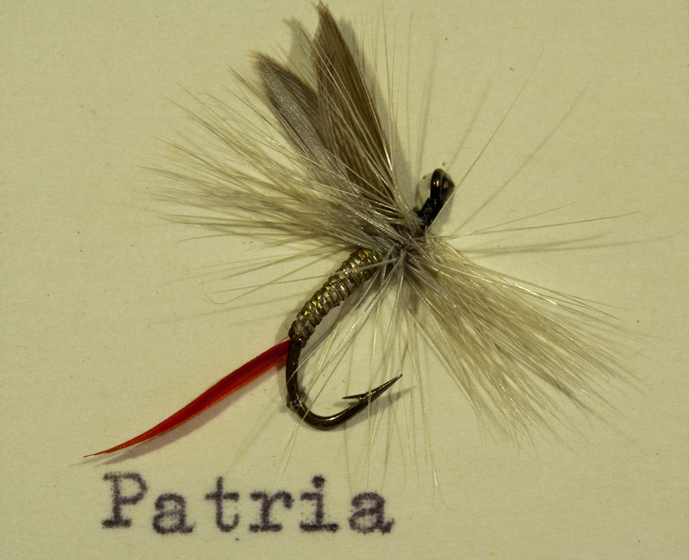 Patria Silber/Grau rot